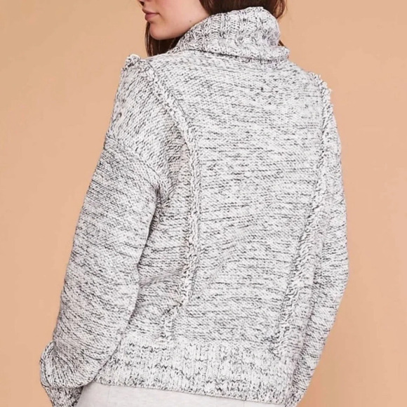 NWT L&G Fringemarl Turtleneck Sweater - Picture 2 of 3